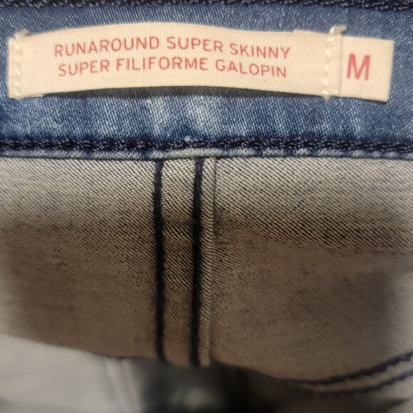 Levi's Runaround Super Skinny Jeans - Picture 3 of 3
